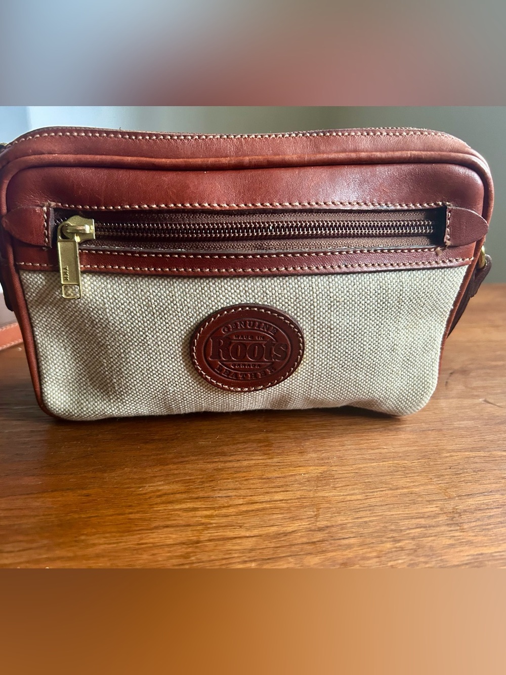 Vintage Roots Canada Genuine Leather & Canvas Crossbody Bag - Picture 4 of 13